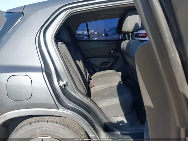 3GNCJKSB0GL233675 2016 CHEVROLET TRAX - Image 8
