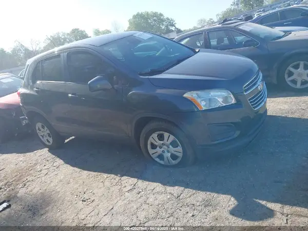 3GNCJKSB0GL245390 2016 CHEVROLET TRAX - Image 1