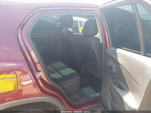 3GNCJKSB0GL246247 2016 CHEVROLET TRAX - Image 8