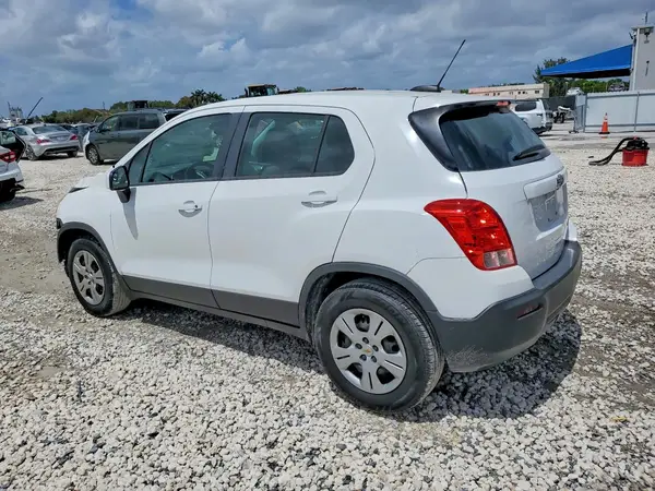 3GNCJKSB0GL262139 2016 CHEVROLET TRAX - Image 2