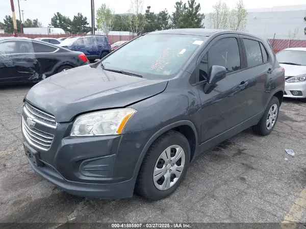 3GNCJKSB0GL263601 2016 CHEVROLET TRAX - Image 2