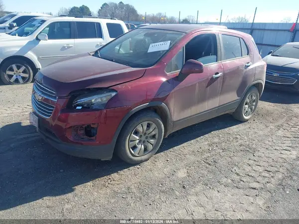 3GNCJKSB0GL275022 2016 CHEVROLET TRAX - Image 2