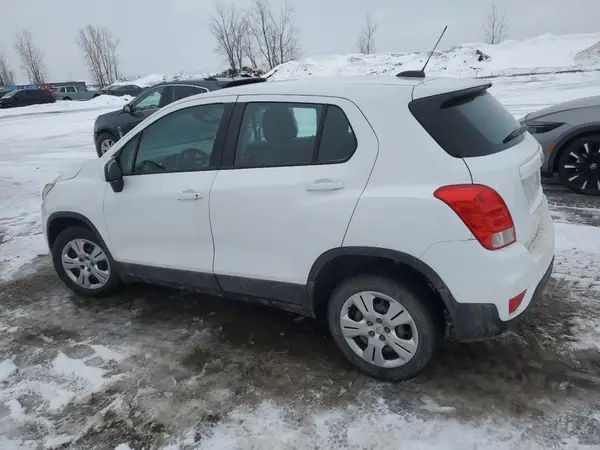 3GNCJKSB0HL146585 2017 CHEVROLET TRAX - Image 2