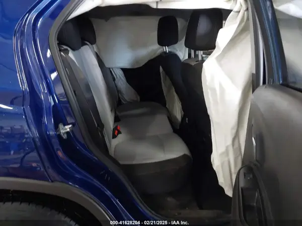 3GNCJKSB0HL150586 2017 CHEVROLET TRAX - Image 8