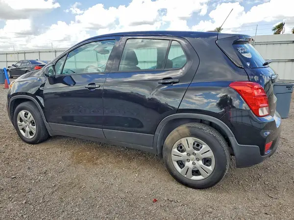 3GNCJKSB0HL153004 2017 CHEVROLET TRAX - Image 2