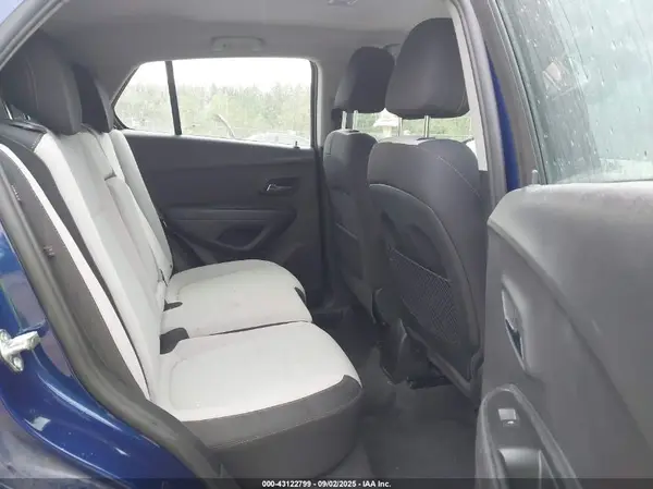 3GNCJKSB0HL211497 2017 CHEVROLET TRAX - Image 8
