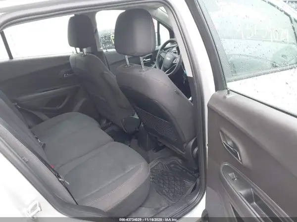 3GNCJKSB0HL227537 2017 CHEVROLET TRAX - Image 8