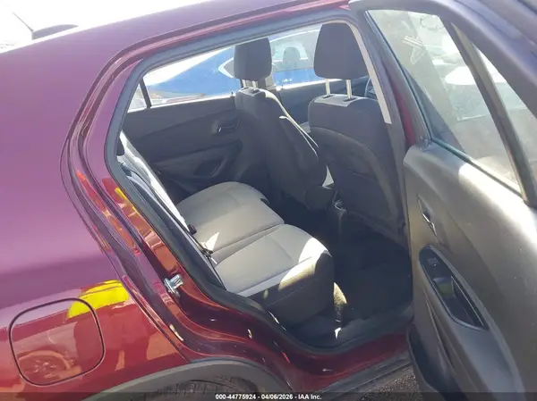 3GNCJKSB0HL231488 2017 CHEVROLET TRAX - Image 8