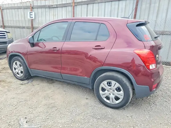 3GNCJKSB0HL234777 2017 CHEVROLET TRAX - Image 2