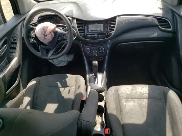 3GNCJKSB0HL240823 2017 CHEVROLET TRAX - Image 8