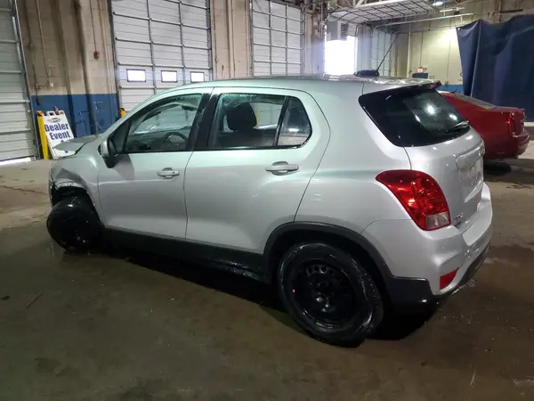 3GNCJKSB0HL243978 2017 CHEVROLET TRAX - Image 2