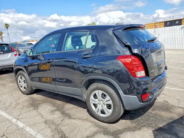 3GNCJKSB0HL256505 2017 CHEVROLET TRAX - Image 2