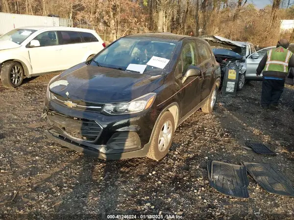 3GNCJKSB0HL279539 2017 CHEVROLET TRAX - Image 2