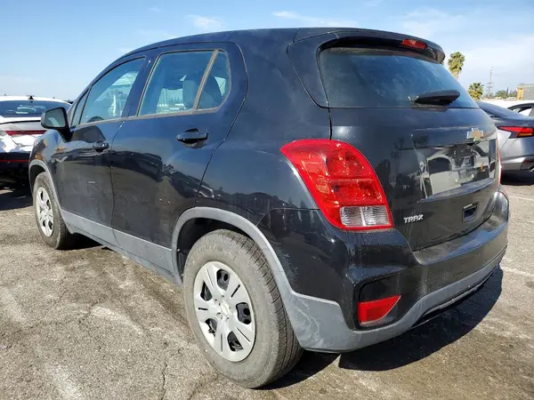 3GNCJKSB0HL279847 2017 CHEVROLET TRAX - Image 2
