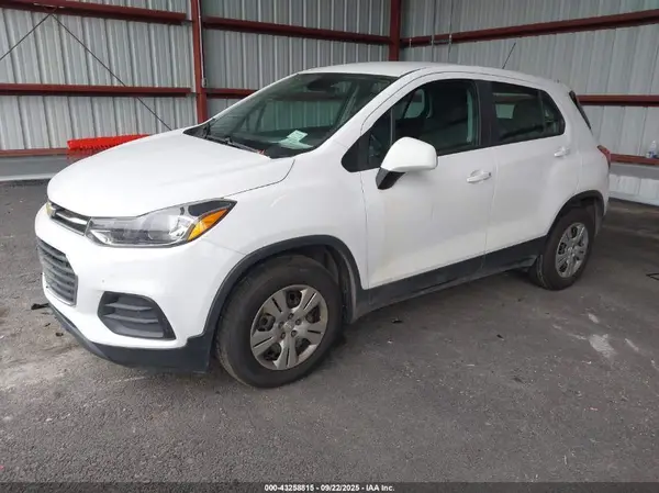 3GNCJKSB0HL282621 2017 CHEVROLET TRAX - Image 2