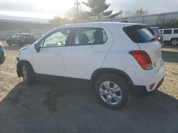 3GNCJKSB0HL283445 2017 CHEVROLET TRAX - Image 2