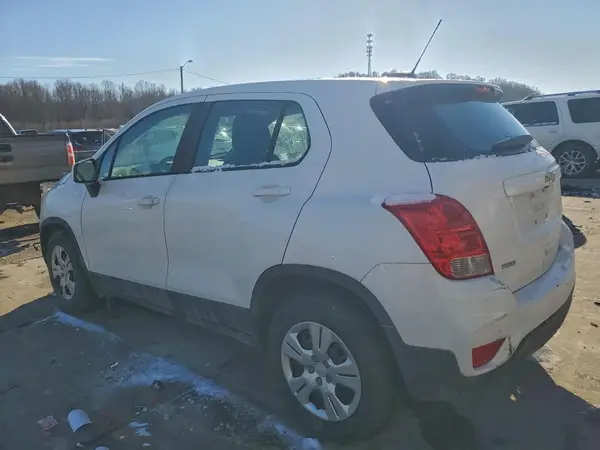 3GNCJKSB0HL285471 2017 CHEVROLET TRAX - Image 2