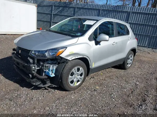 3GNCJKSB0HL287916 2017 CHEVROLET TRAX - Image 2