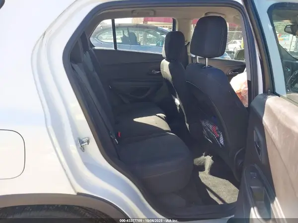 3GNCJKSB0JL182072 2018 CHEVROLET TRAX - Image 8