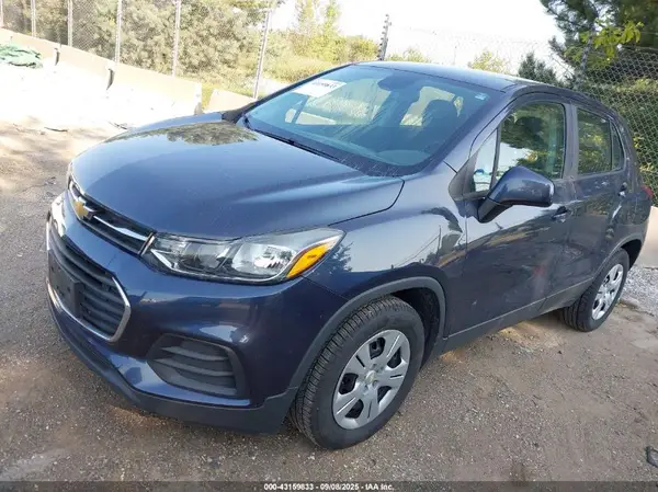 3GNCJKSB0JL227365 2018 CHEVROLET TRAX - Image 2