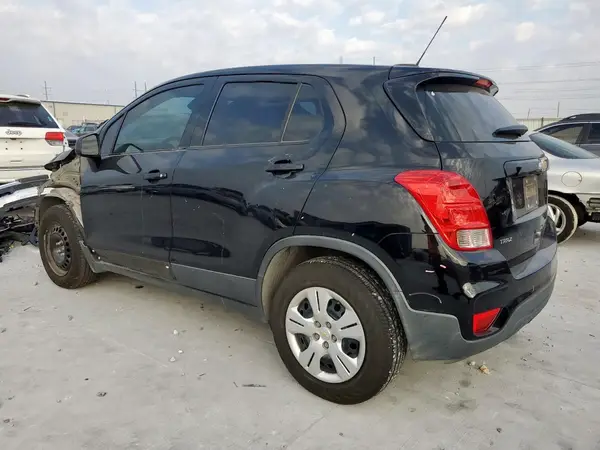 3GNCJKSB0JL239824 2018 CHEVROLET TRAX - Image 2