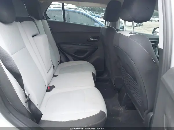 3GNCJKSB0JL294502 2018 CHEVROLET TRAX - Image 8