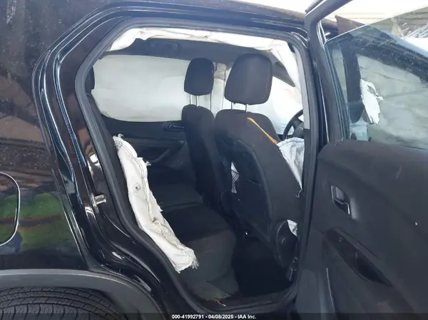 3GNCJKSB0JL334237 2018 CHEVROLET TRAX - Image 8