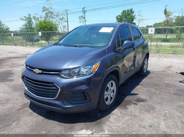 3GNCJKSB0JL340524 2018 CHEVROLET TRAX - Image 2