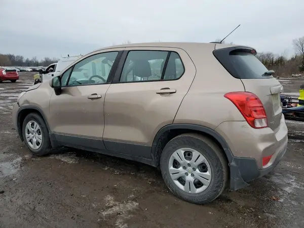 3GNCJKSB0JL348560 2018 CHEVROLET TRAX - Image 2