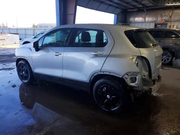 3GNCJKSB0JL351300 2018 CHEVROLET TRAX - Image 2