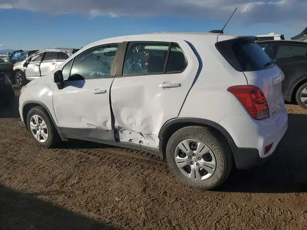 3GNCJKSB0JL356416 2018 CHEVROLET TRAX - Image 2