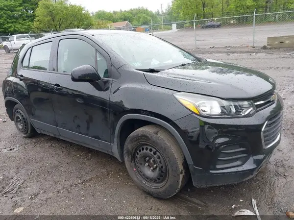 3GNCJKSB0JL371482 2018 CHEVROLET TRAX - Image 1