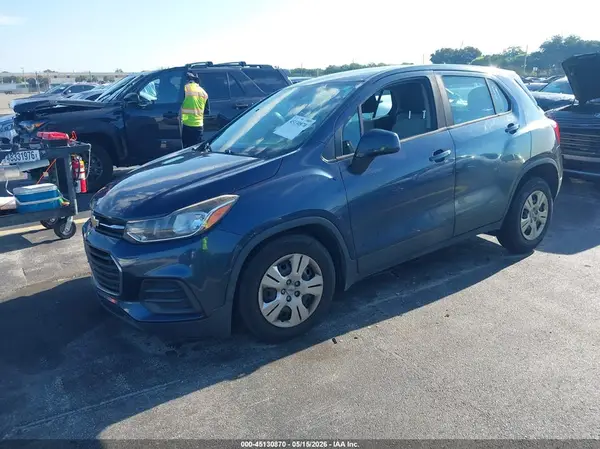 3GNCJKSB0JL381462 2018 CHEVROLET TRAX - Image 2