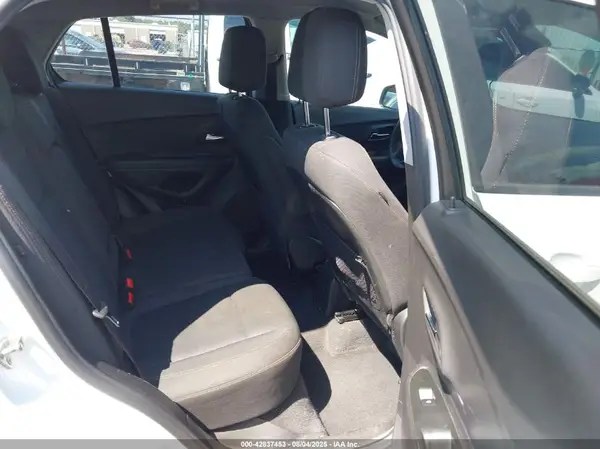 3GNCJKSB0JL394387 2018 CHEVROLET TRAX - Image 8