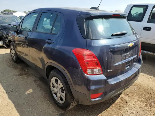 3GNCJKSB0JL410328 2018 CHEVROLET TRAX - Image 2