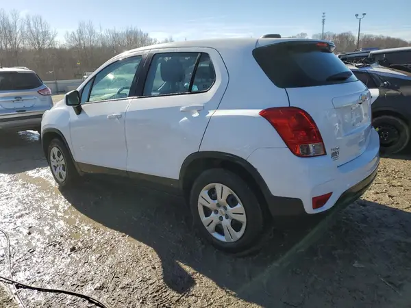 3GNCJKSB0JL416968 2018 CHEVROLET TRAX - Image 2