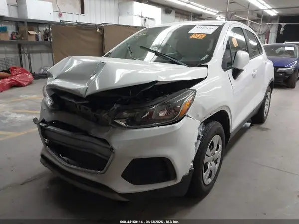 3GNCJKSB0KL116316 2019 CHEVROLET TRAX - Image 2