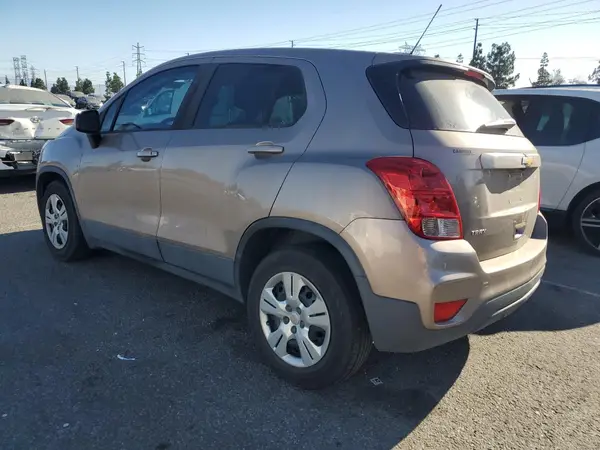 3GNCJKSB0KL117224 2019 CHEVROLET TRAX - Image 2