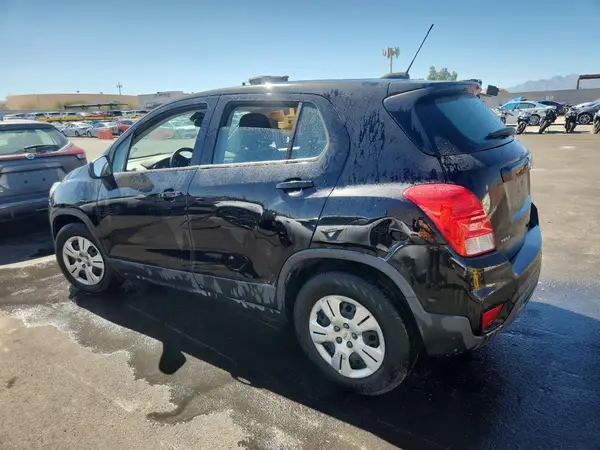 3GNCJKSB0KL161062 2019 CHEVROLET TRAX - Image 2