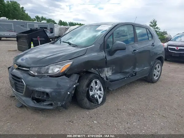 3GNCJKSB0KL169081 2019 CHEVROLET TRAX - Image 2