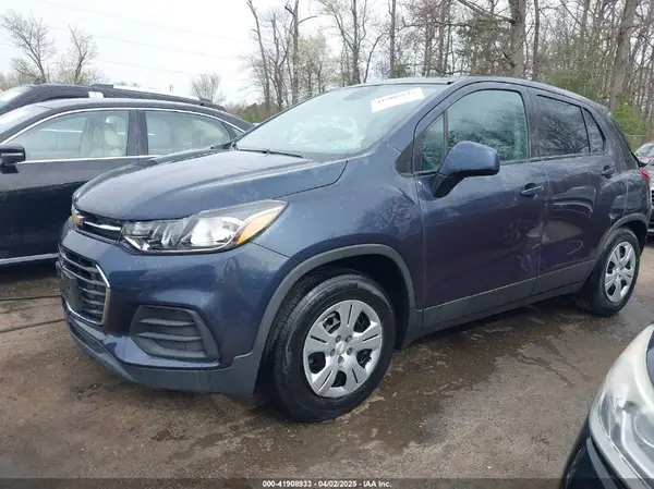 3GNCJKSB0KL173860 2019 CHEVROLET TRAX - Image 2