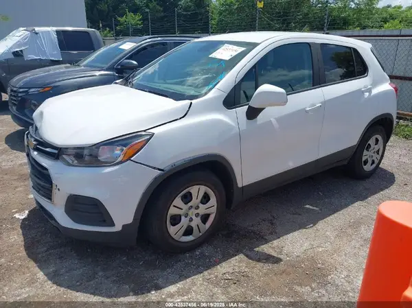 3GNCJKSB0KL181134 2019 CHEVROLET TRAX - Image 2