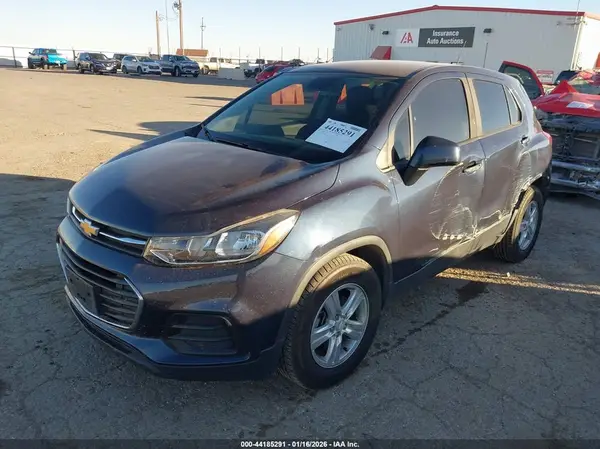 3GNCJKSB0KL212706 2019 CHEVROLET TRAX - Image 2