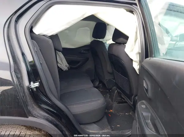 3GNCJKSB0KL233197 2019 CHEVROLET TRAX - Image 8