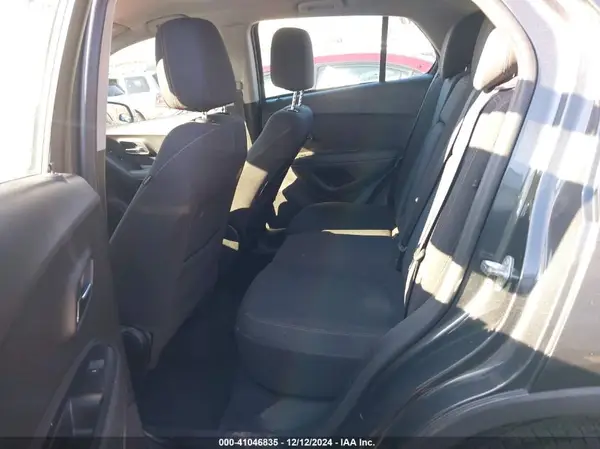 3GNCJKSB0KL239467 2019 CHEVROLET TRAX - Image 8