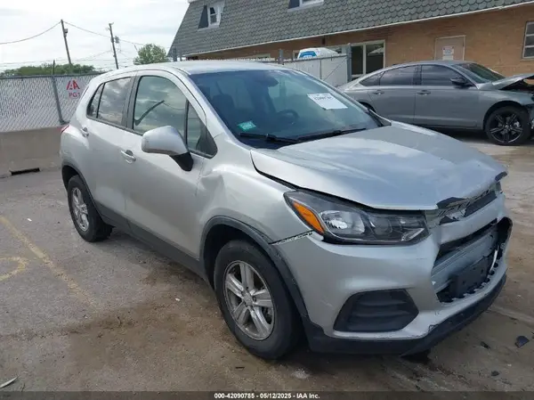 3GNCJKSB0KL253210 2019 CHEVROLET TRAX - Image 1