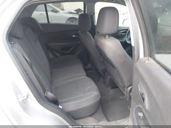 3GNCJKSB0KL253210 2019 CHEVROLET TRAX - Image 8