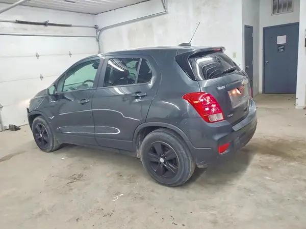 3GNCJKSB0KL254504 2019 CHEVROLET TRAX - Image 2