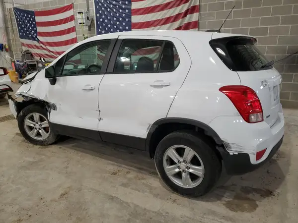 3GNCJKSB0KL255815 2019 CHEVROLET TRAX - Image 2
