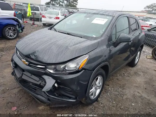 3GNCJKSB0KL257516 2019 CHEVROLET TRAX - Image 2